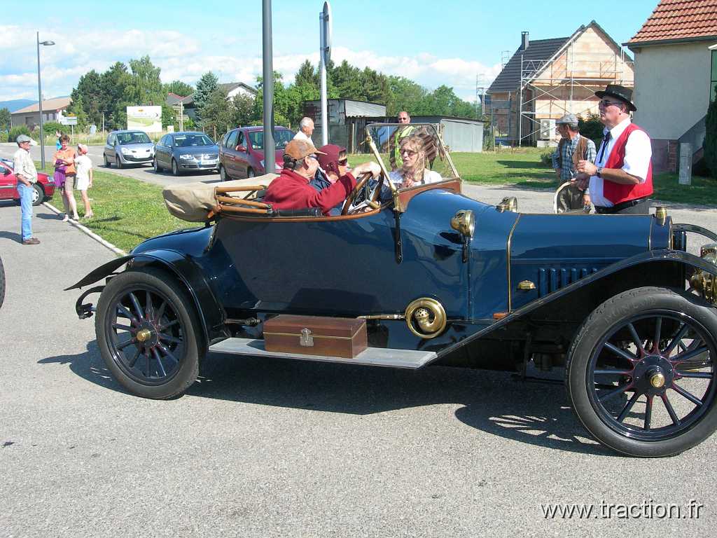 2011_rallye_des_princes (207).jpg - 12/06/2011 - 68127 NIEDERENTZEN 22ème RALLYE des PRINCES - Le départ - DELAGE - Al - 1913